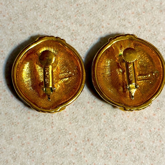 Vintage Napier screw clip gold tone earrings (448) - Picture 2 of 4